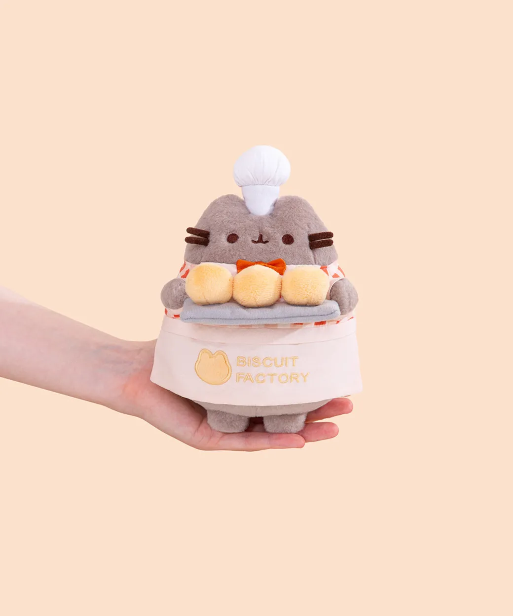 biscuit_baker_pusheen_plush_3.webp Pusheen Biscuit Baker Plush