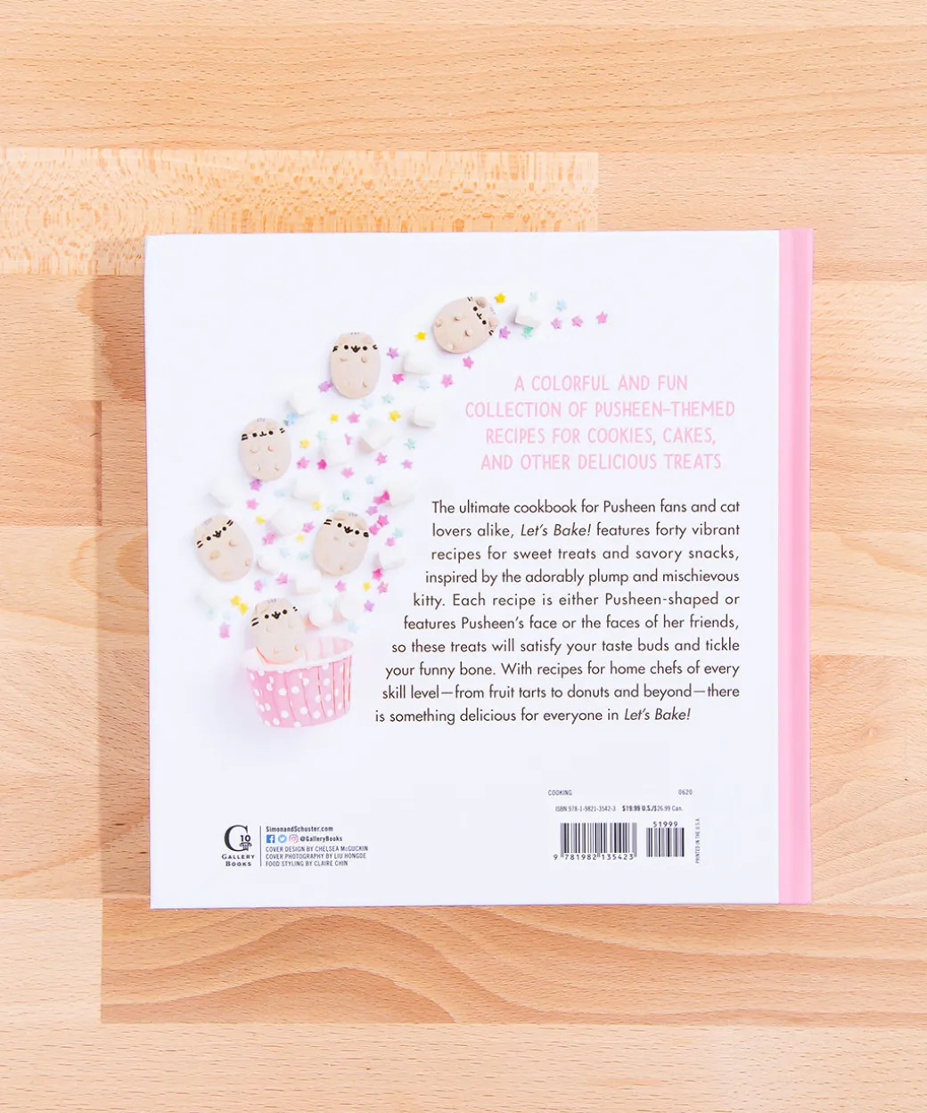 lets_bake_a_pusheen_cookbook_4.webp Pusheen Let's Bake! A Cookbook