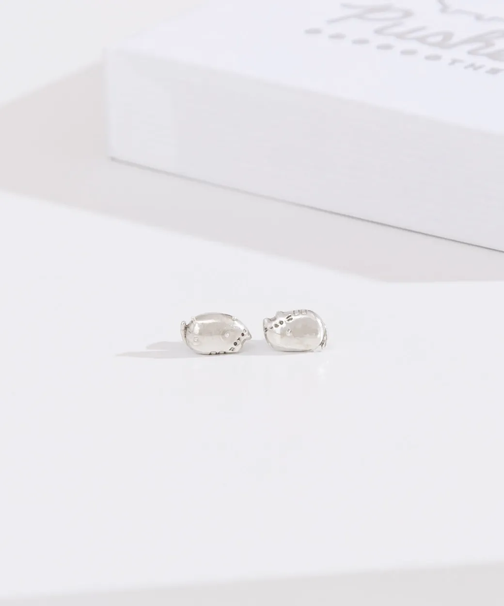 pusheen_lazy_stud_earrings_5.webp Pusheen Lazy Stud Earrings