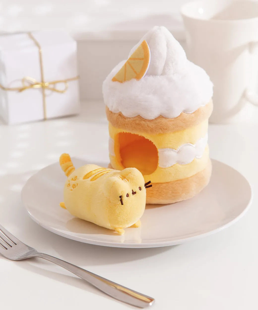 Pusheen Sweets Lemon Cake Plush 2-pc Environment